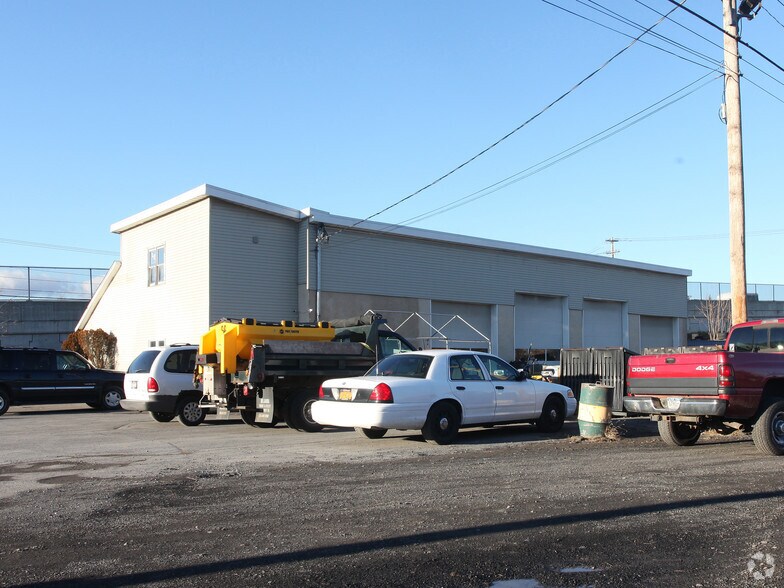 963 Old Us-9w, Kingston, NY for sale - Primary Photo - Image 1 of 1