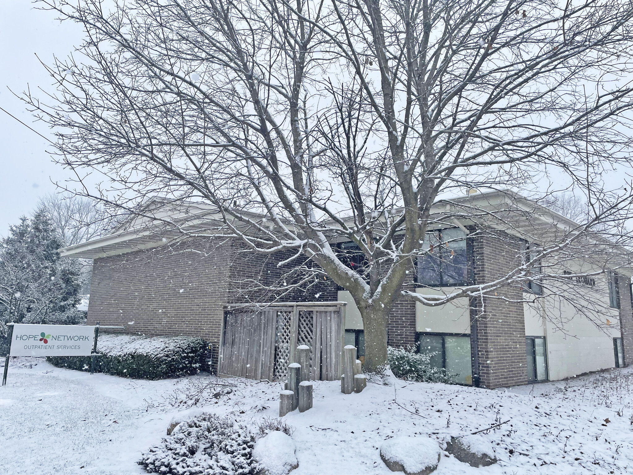 805 Leonard St NE, Grand Rapids, MI for sale Building Photo- Image 1 of 1