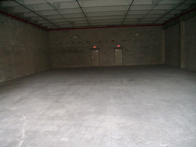 12600 SW 130th St, Miami, FL for sale - Interior Photo - Image 3 of 16