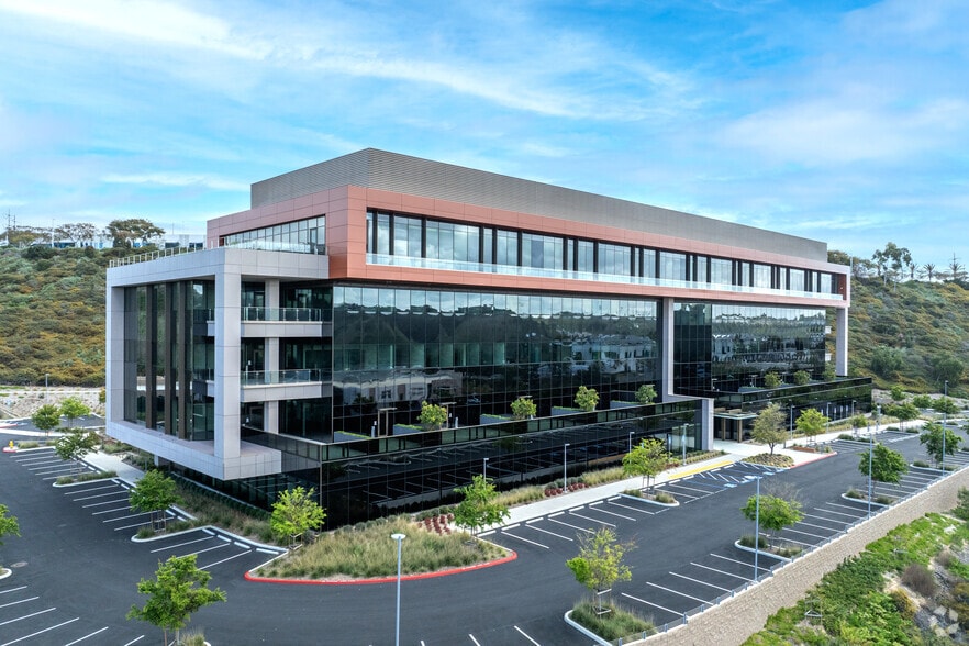 4930 Directors Pl, San Diego, CA for lease - Building Photo - Image 3 of 55