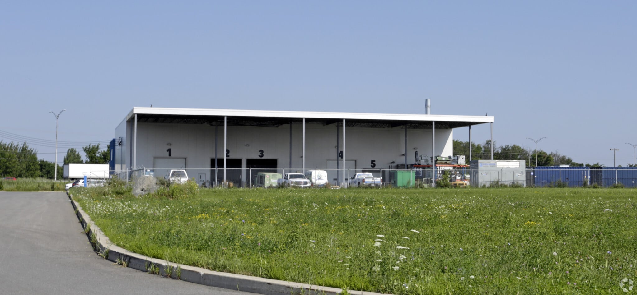 5535 Rue Ernest-Cormier, Laval, QC for sale Primary Photo- Image 1 of 1