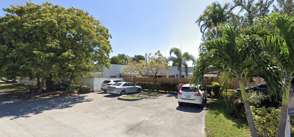 1320 SW 26th St, Fort Lauderdale, FL for sale - Building Photo - Image 2 of 11