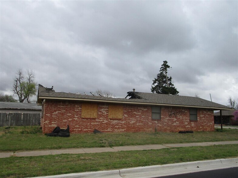 545 SW 27th St, Oklahoma City, OK for sale - Primary Photo - Image 1 of 1