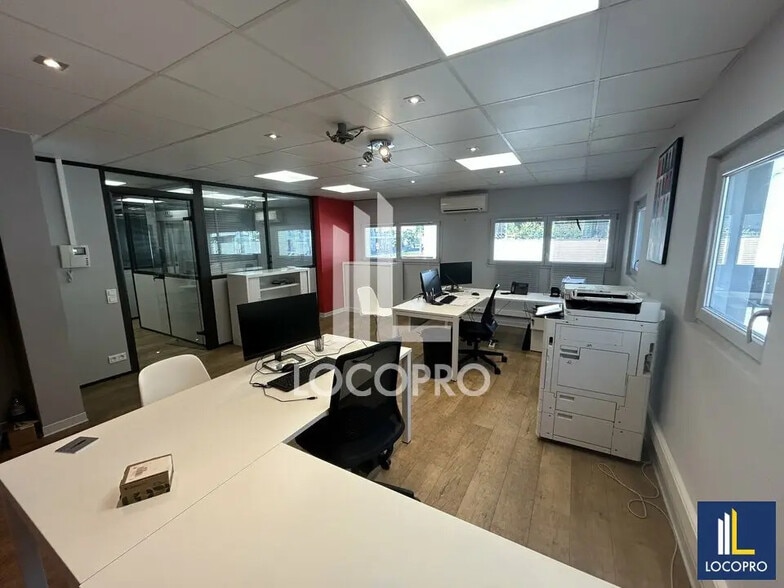 Office in Nice for sale - Interior Photo - Image 1 of 13