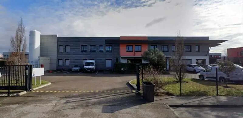 Flex in Saint-Priest for lease - Building Photo - Image 1 of 2