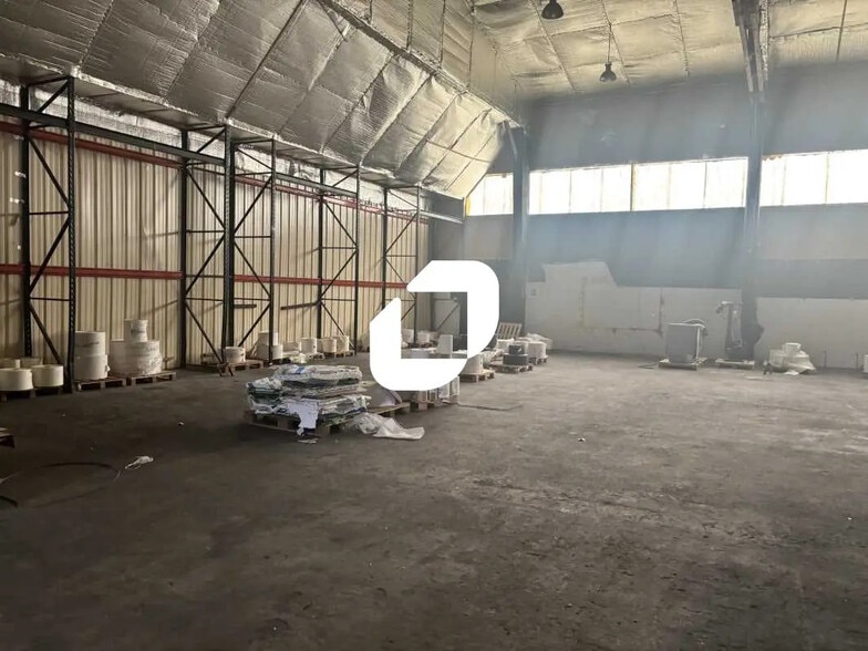 Industrial in Bordeaux for lease - Interior Photo - Image 3 of 8