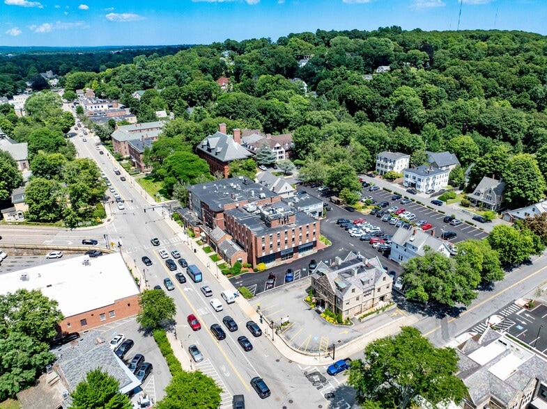 326-330 Washington St, Wellesley, MA for lease - Building Photo - Image 2 of 2