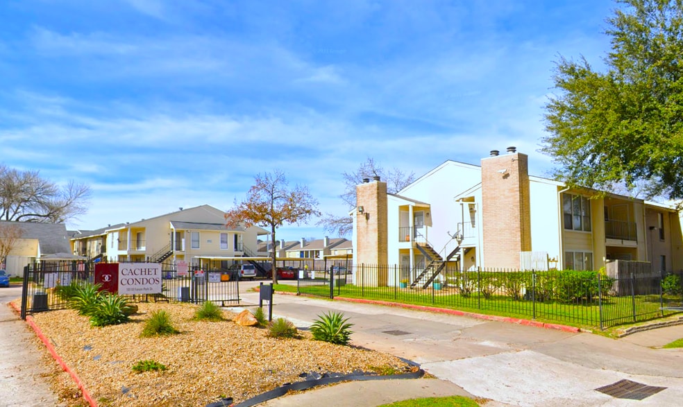 10110 Forum Park Dr, Houston, TX 77036