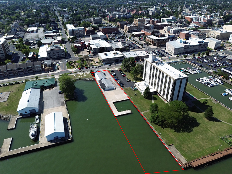 235 E Shoreline Dr, Sandusky, OH for sale - Building Photo - Image 3 of 6