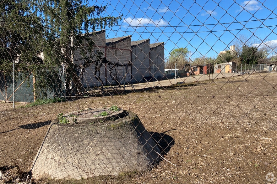 Carretera Fontanar, 7, Guadalajara, Guadalajara for sale - Building Photo - Image 2 of 2