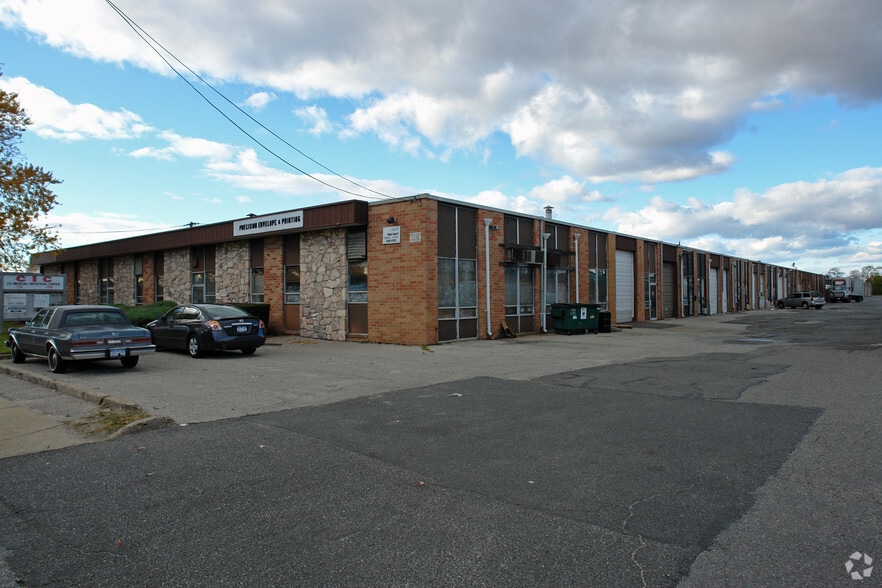 170-176 Central Ave, Farmingdale, NY for lease - Building Photo - Image 2 of 4
