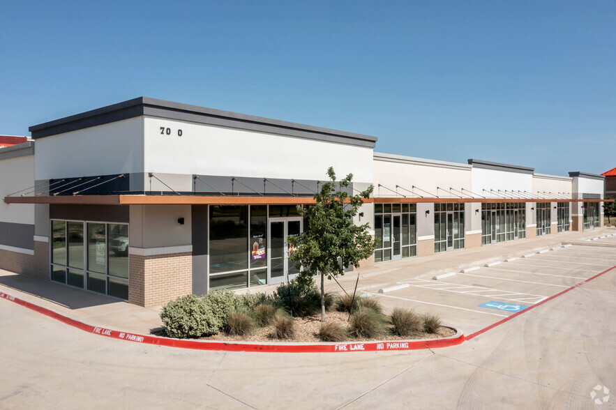 7020-7048 Granbury Rd, Fort Worth, TX for lease - Building Photo - Image 1 of 5