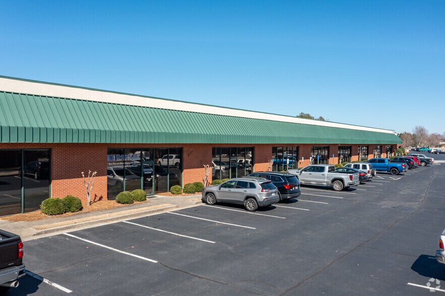 5018 Bristol Industrial Way, Buford, GA for sale - Building Photo - Image 1 of 1