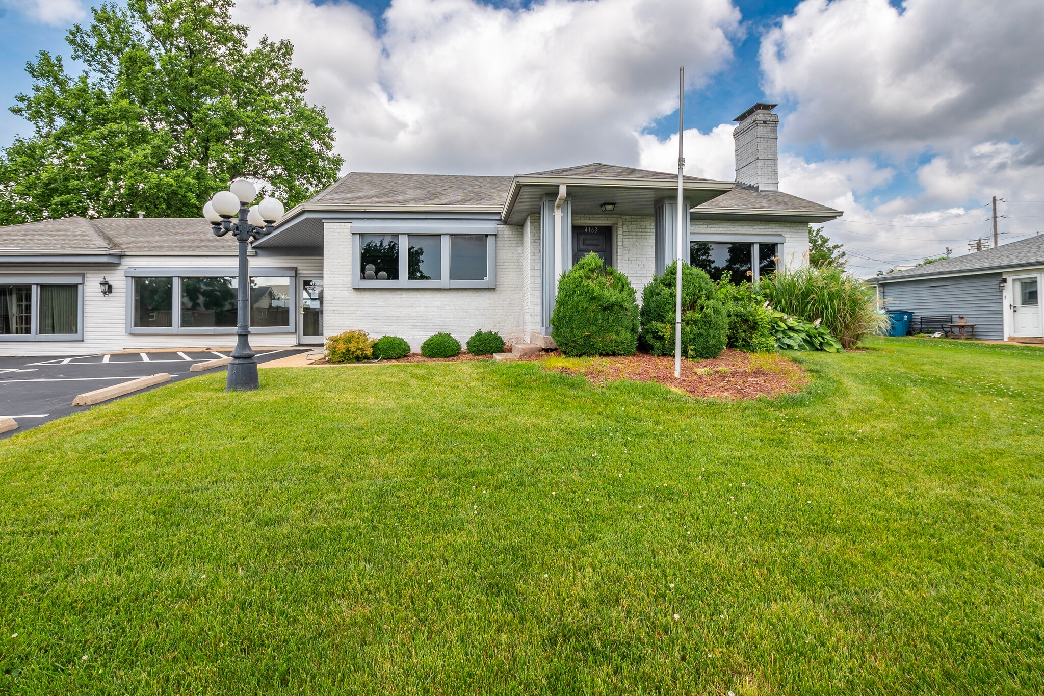 4163 Crescent Dr, Saint Louis, MO for lease Building Photo- Image 1 of 41