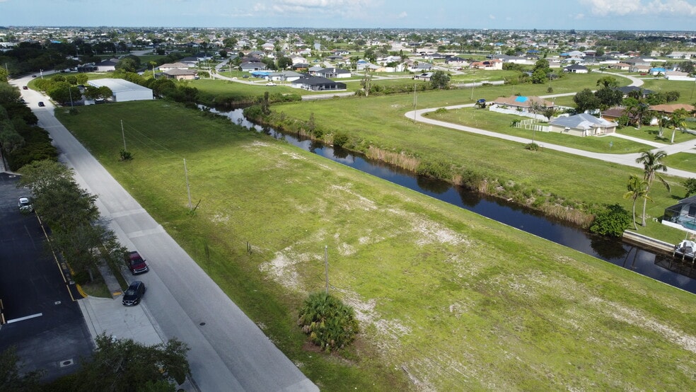 1801-1809-1821 10th Ter, Cape Coral, FL for sale - Primary Photo - Image 3 of 10