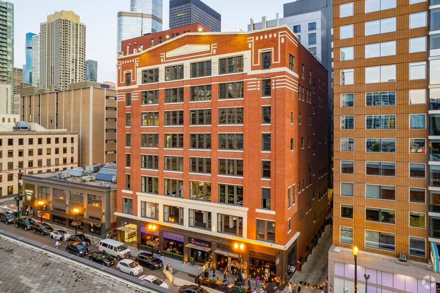 57-59 W Grand Ave, Chicago, IL for lease - Building Photo - Image 1 of 3