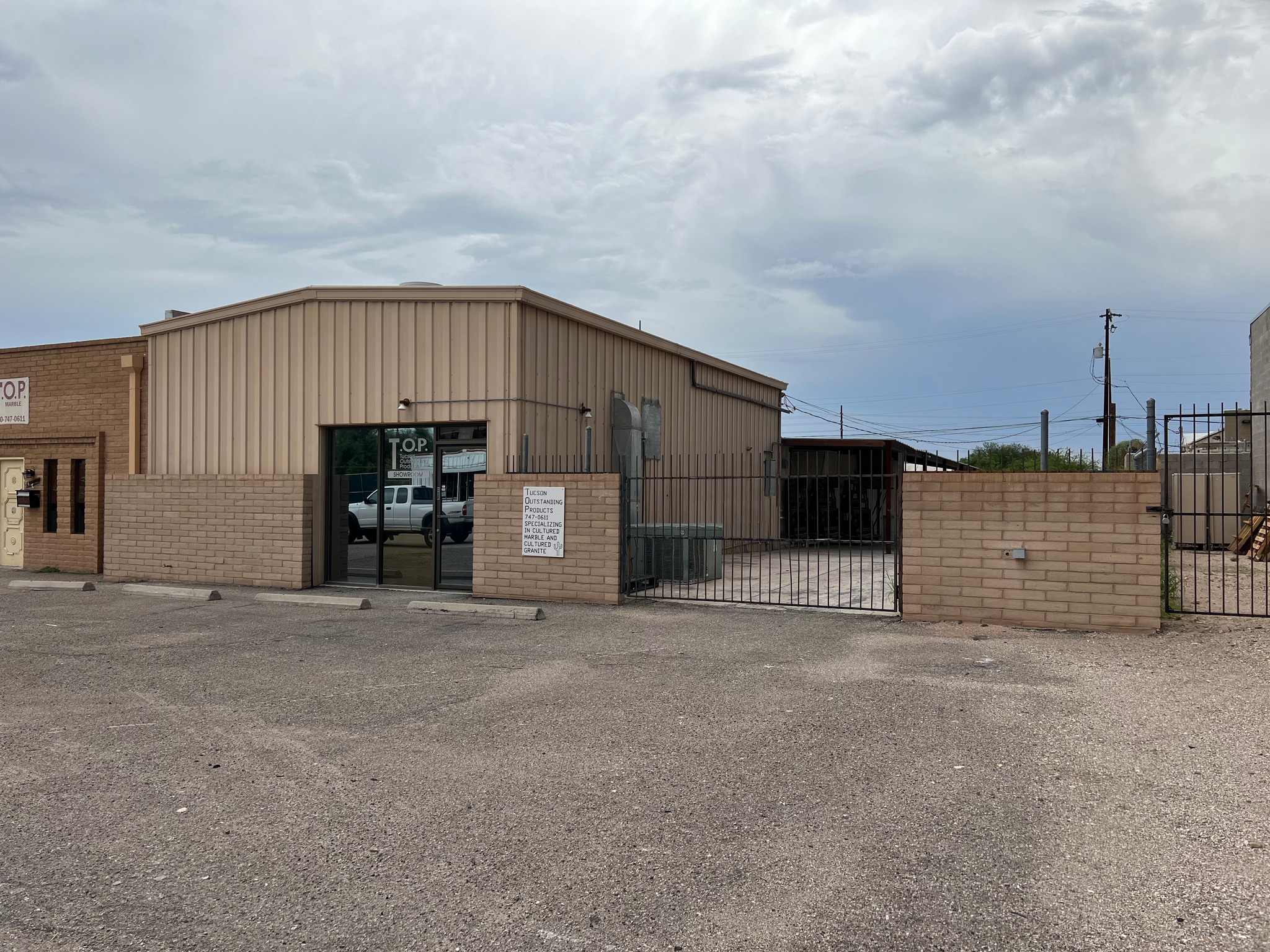 4712 S Tennessee Pl, Tucson, AZ for lease Building Photo- Image 1 of 4