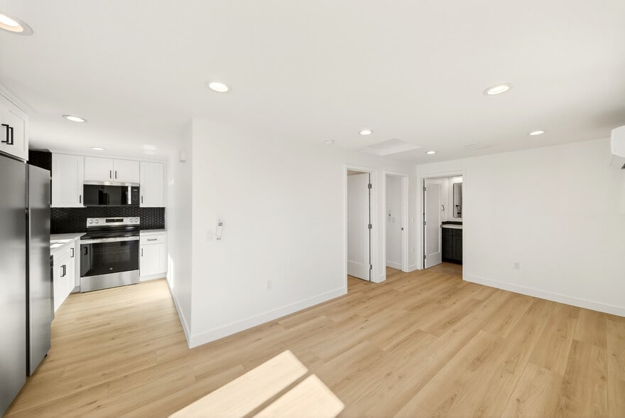 4461 Farquhar Ave, Los Alamitos, CA for sale - Building Photo - Image 2 of 31