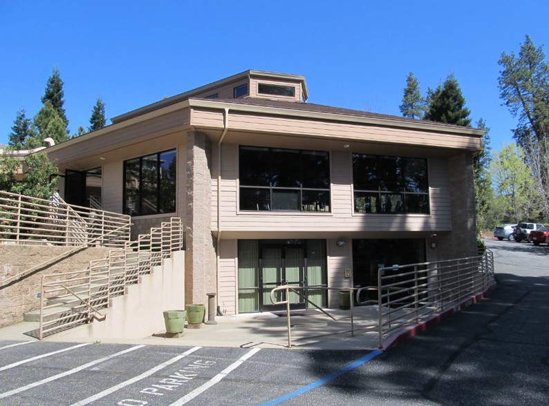 828 W Main St, Grass Valley, CA for sale - Building Photo - Image 1 of 1