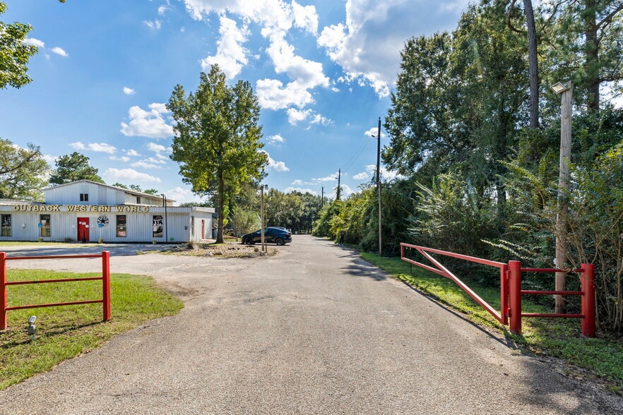 30405 Dobbin Huffsmith Rd, Magnolia, TX for sale - Building Photo - Image 3 of 34