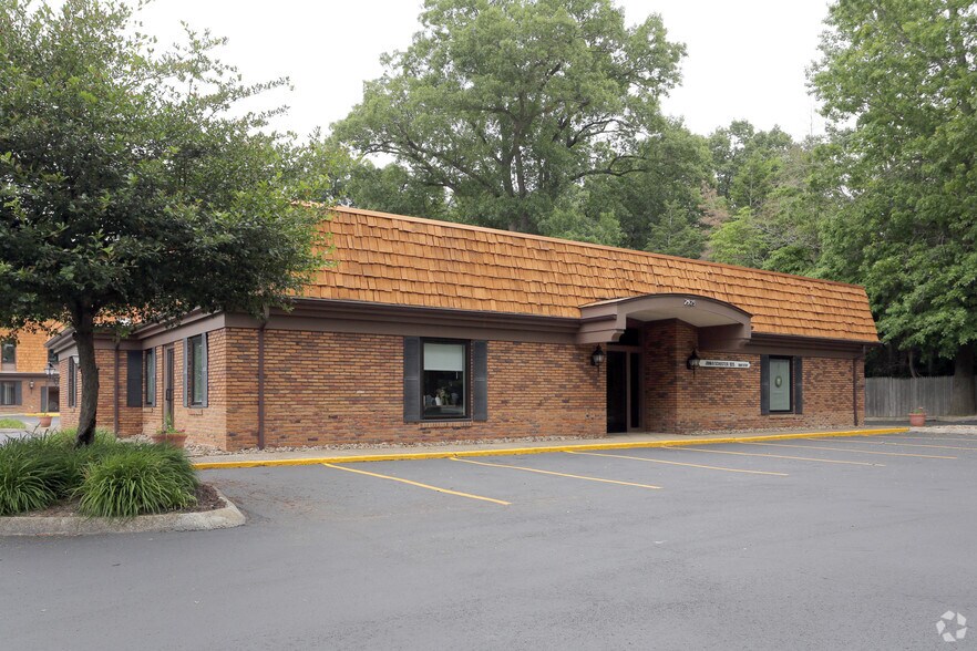 7925 Munson Rd, Mentor On The Lake, OH 44060