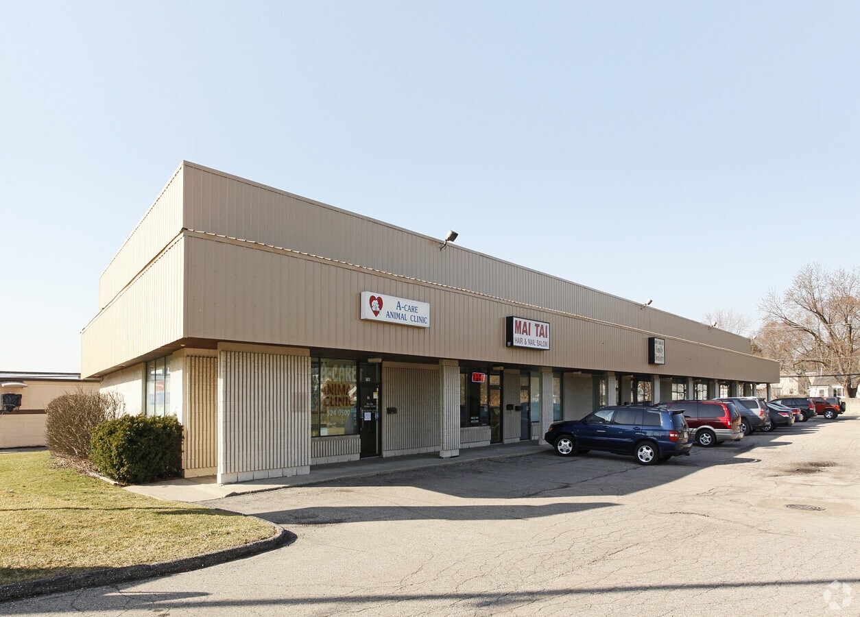 1729 Rochester Rd, Troy, MI 48083