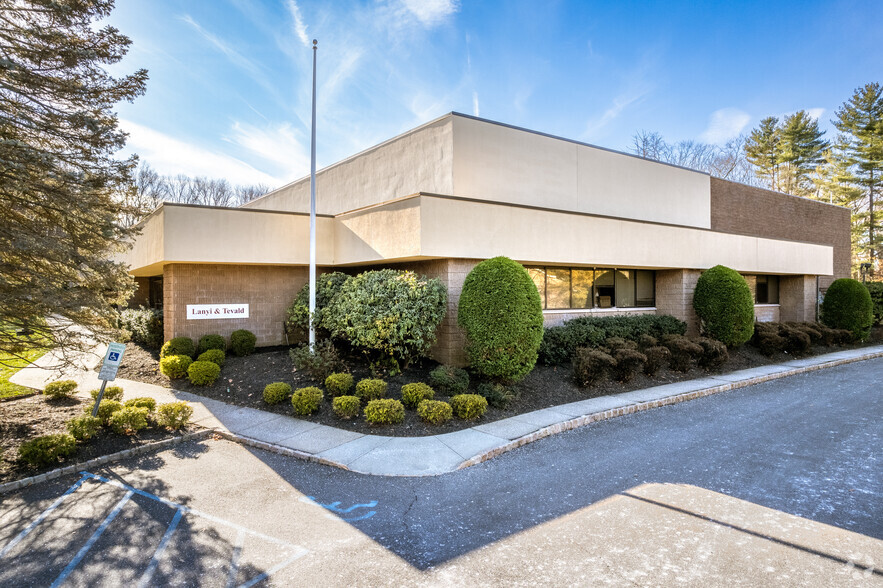 6 Powder Horn Dr, Warren, NJ for lease - Primary Photo - Image 1 of 5