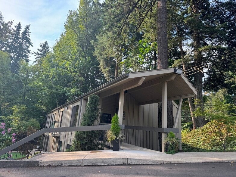 4160 Commercial St SE, Salem, OR for lease - Building Photo - Image 2 of 11