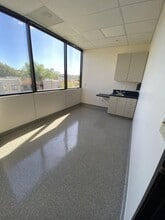 2067 W Vista Way, Vista, CA for lease Interior Photo- Image 2 of 10