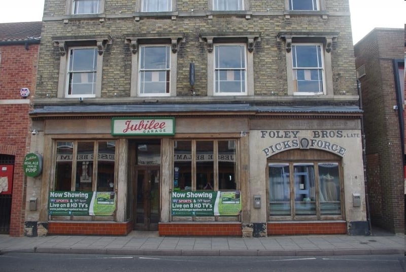 30 North St, Bourne for sale - Primary Photo - Image 1 of 1