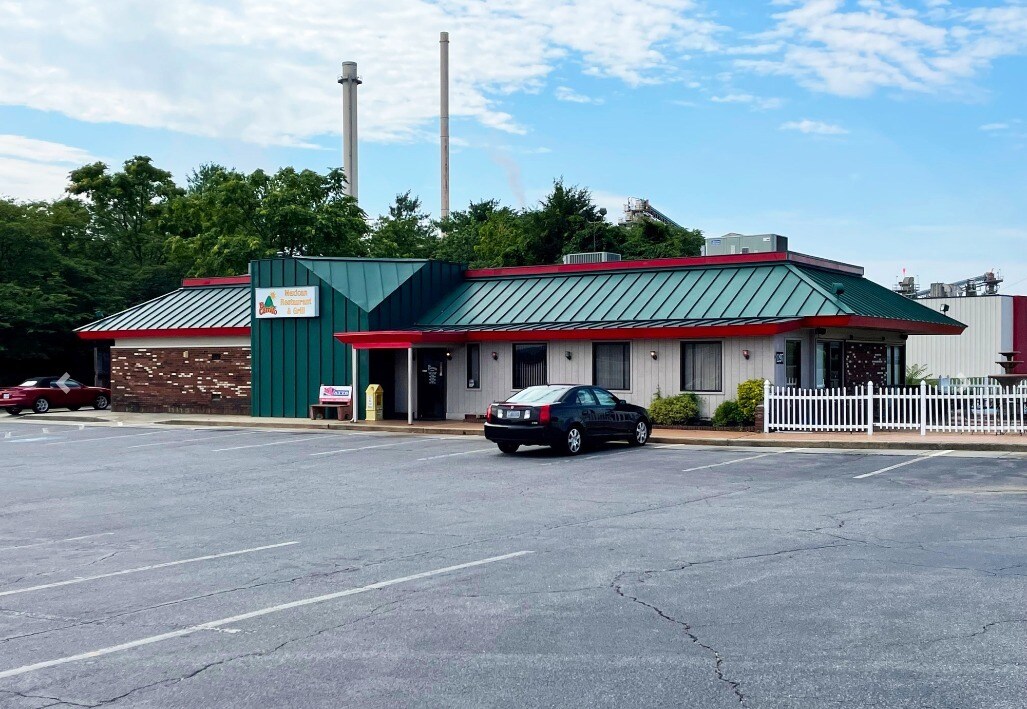 1301 Main St, Altavista, VA 24517