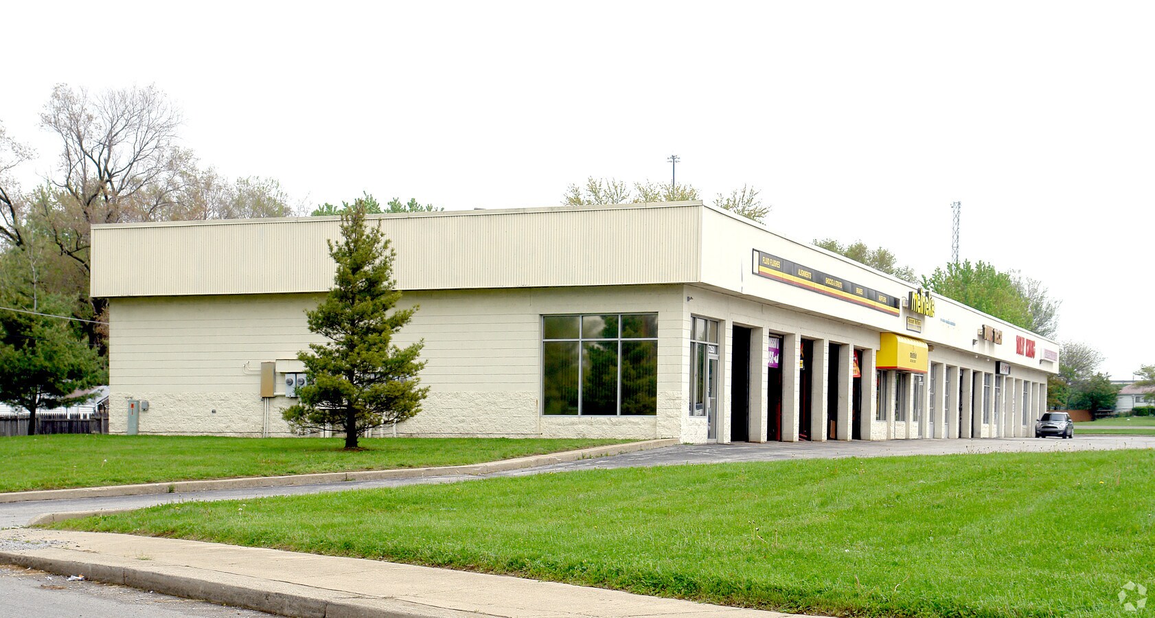 73527360 E Pendleton Pike, Indianapolis, IN 46226