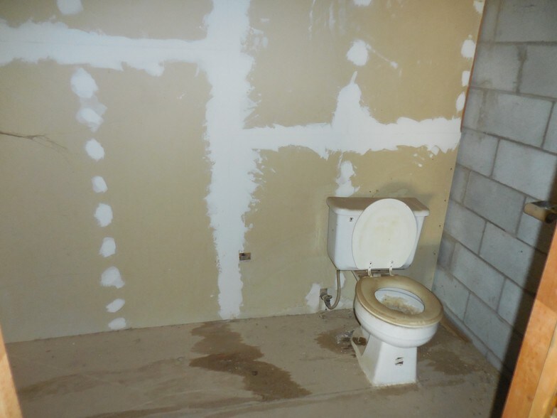 1573 E Hobsonway, Blythe, CA for sale - Building Photo - Image 2 of 20