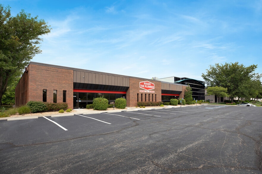 8300-8320 Nieman Rd, Lenexa, KS for lease - Building Photo - Image 2 of 8