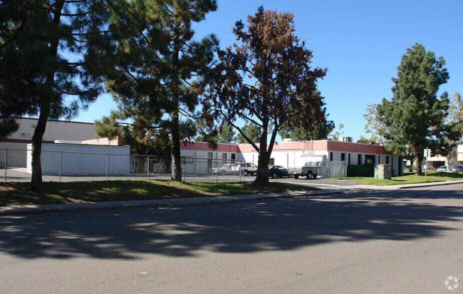 7355 Carroll Rd, San Diego, CA for lease - Building Photo - Image 1 of 9