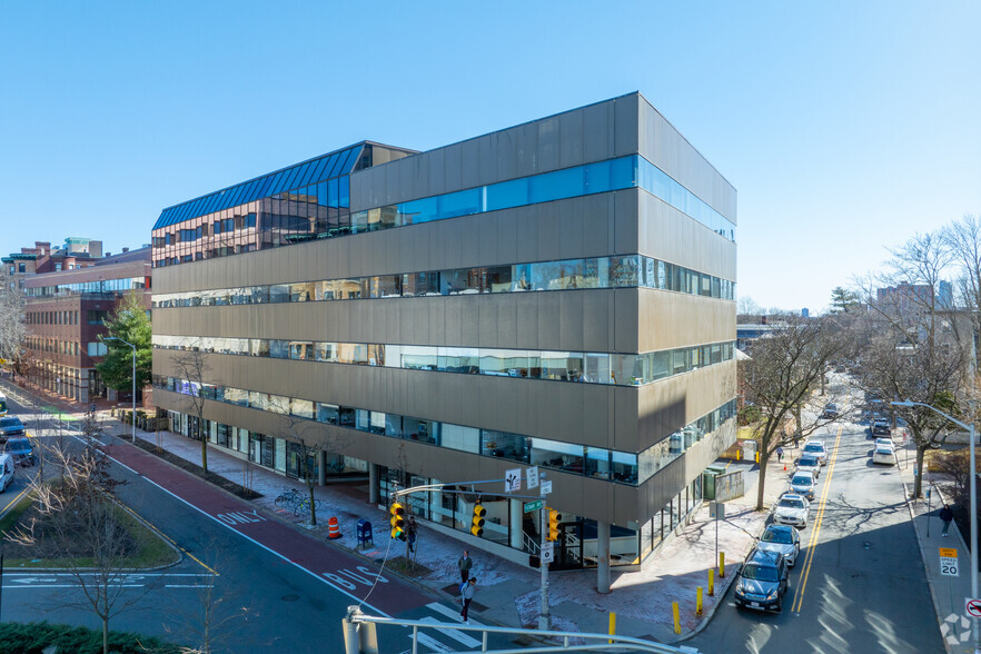 1050 Massachusetts Ave, Cambridge, MA for lease - Building Photo - Image 1 of 4