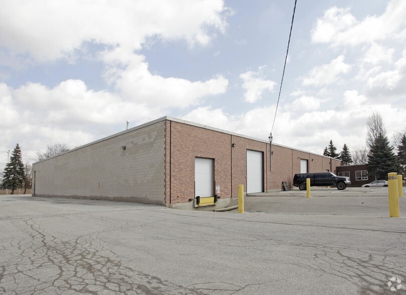 2815 Thamesgate Dr, Mississauga, ON for sale - Building Photo - Image 1 of 1