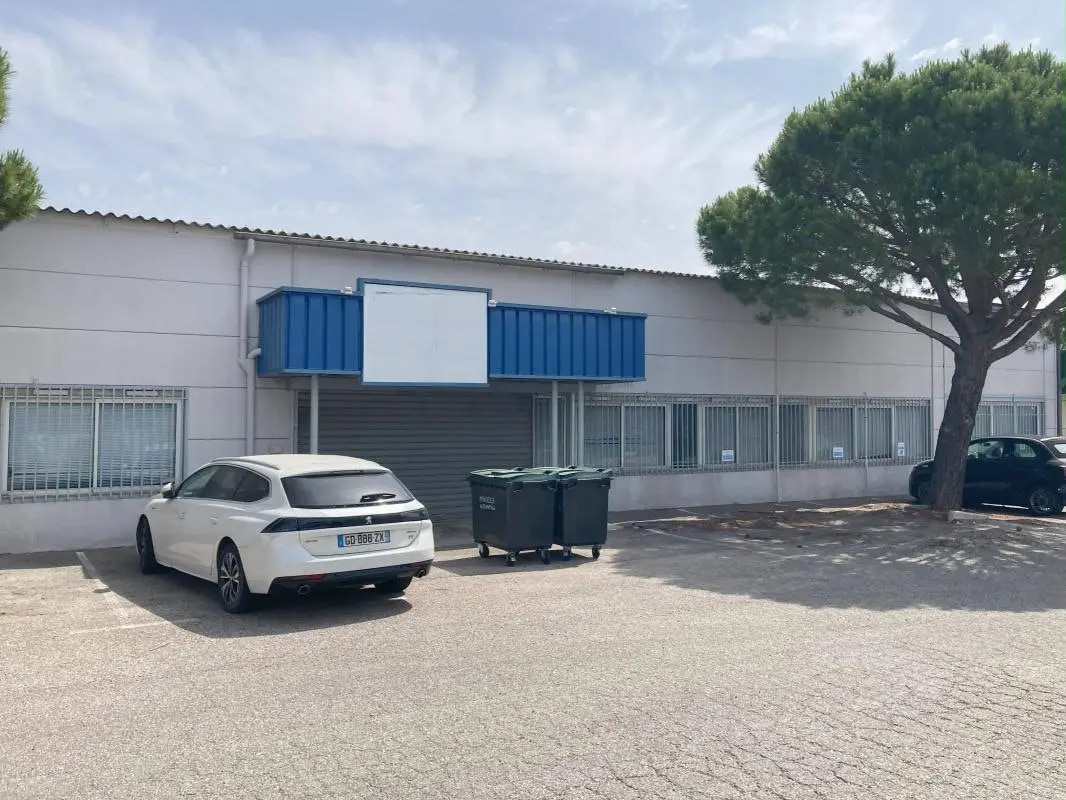 Flex in La Farlède for lease Building Photo- Image 1 of 6