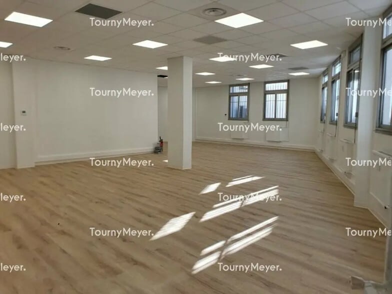 Office in Montpellier for lease - Building Photo - Image 1 of 5