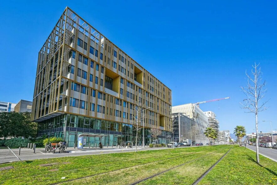 Office in Nice for lease - Building Photo - Image 1 of 18