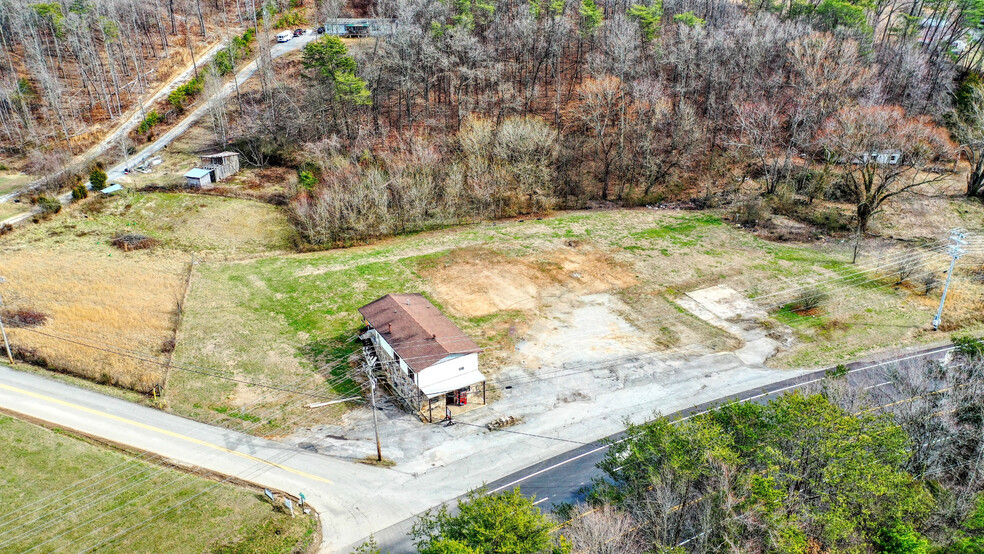 1444 Lake City Hwy, Clinton, TN 37716 - MULTI-PURPOSE PROPERTY W/ LOADS OF POTENTIAL