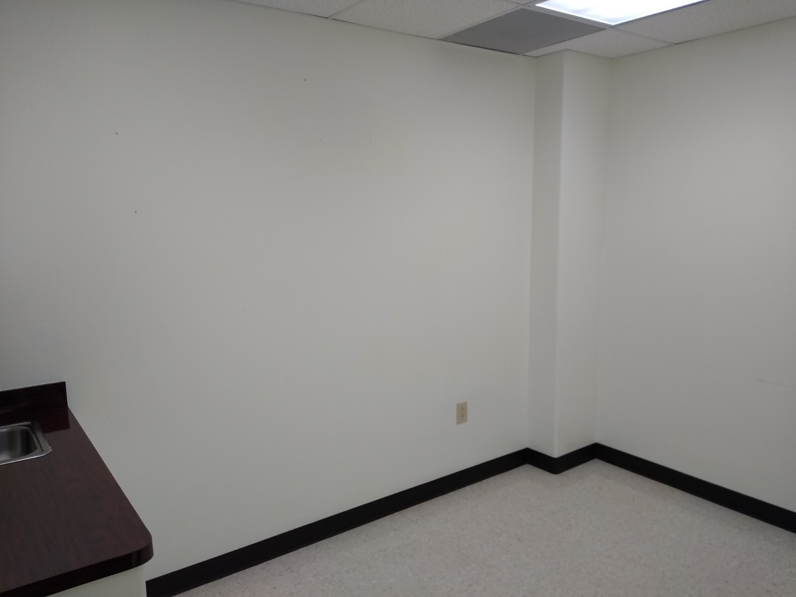 500 S University Ave, Little Rock, AR for lease Interior Photo- Image 1 of 4