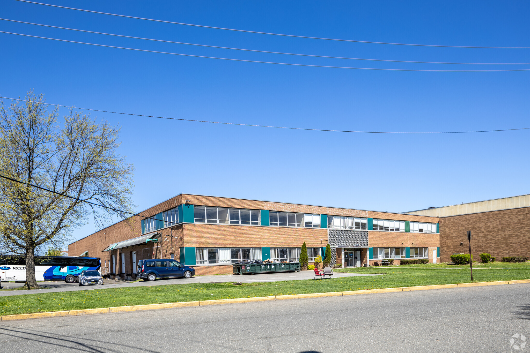 299 Murray Hill Pky, East Rutherford, NJ for lease Primary Photo- Image 1 of 9