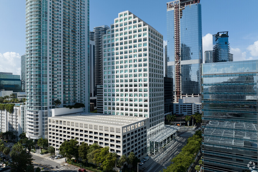 801 Brickell Ave, Miami, FL for lease - Building Photo - Image 1 of 56