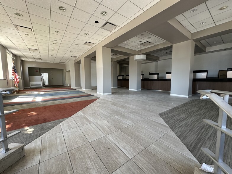 1291 Paterson Plank Rd, Secaucus, NJ for lease - Interior Photo - Image 3 of 8