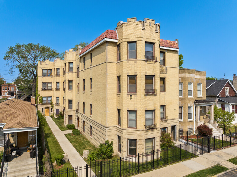 630-632 N Homan Ave, Chicago, IL for sale - Building Photo - Image 1 of 1