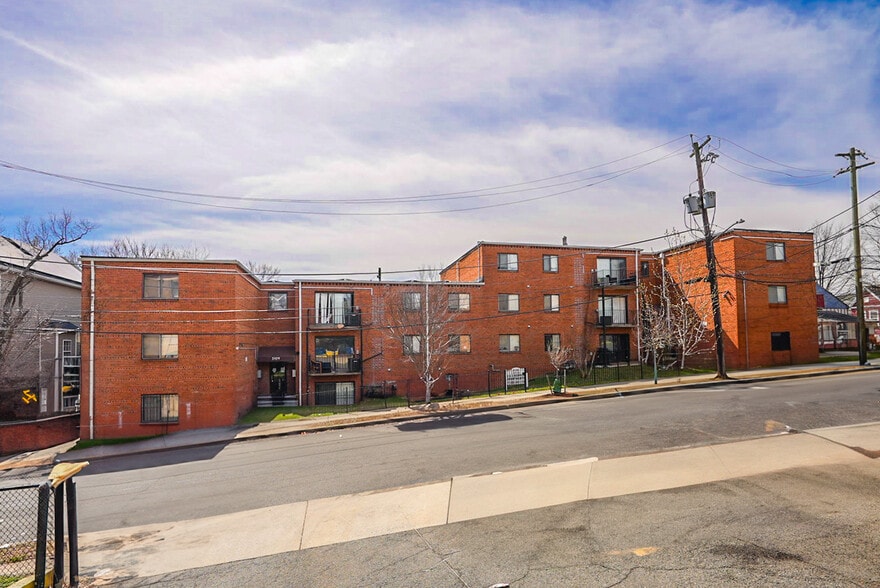 5105-5109 F St SE, Washington, DC for sale - Building Photo - Image 1 of 11