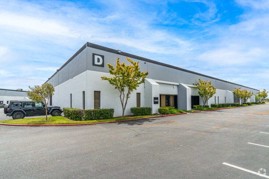 3582-3588 Arden Rd, Hayward, CA for lease - Building Photo - Image 3 of 14