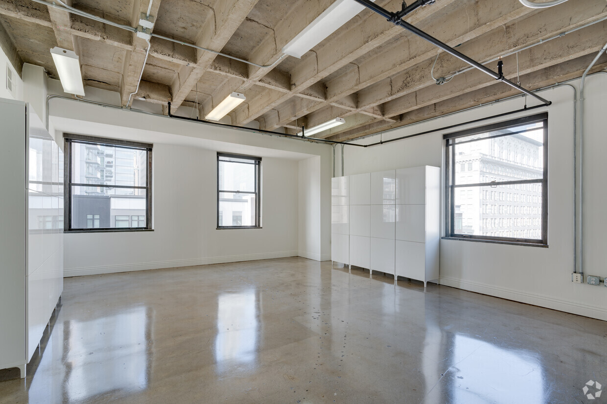 448 S Hill St, Los Angeles, CA for lease Interior Photo- Image 1 of 11