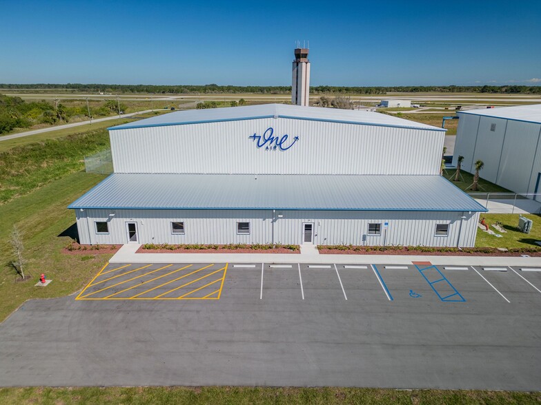 3194 Airman's dr, Fort Pierce, FL for lease - Building Photo - Image 1 of 5